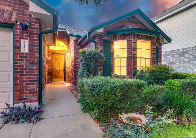 Photo 4 of Sale Pending at 2027 Chittim Trail Dr, San Antonio, TX 78232 | MLS# 2003297 | Listing updated on 2026-09-26