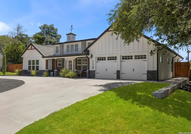 Photo 4 of Single family home for sale at 110 Bryker Dr, Terrell Hills, TX 78209 | MLS# 2005427 | Listing updated on 2026-09-12