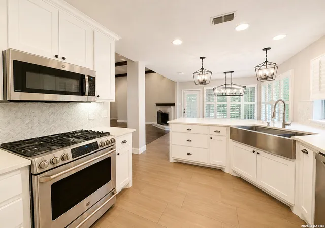 Photo 4 of Single family home for sale at 19147 Evening Trail, San Antonio, TX 78256 | MLS# 2008662 | Listing updated on 2026-09-22
