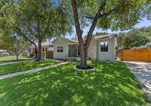 Photo 1 of Single family home for sale at 1722 W Mistletoe, San Antonio, TX 78201 | MLS# 2009034 | Listing updated on 2026-10-28