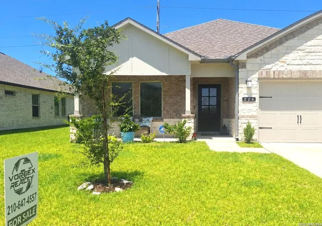 Photo 2 of Single family home for sale at 226 Eagleville Dr, Alvin, TX 77511 | MLS# 2009532 | Listing updated on 2026-09-21