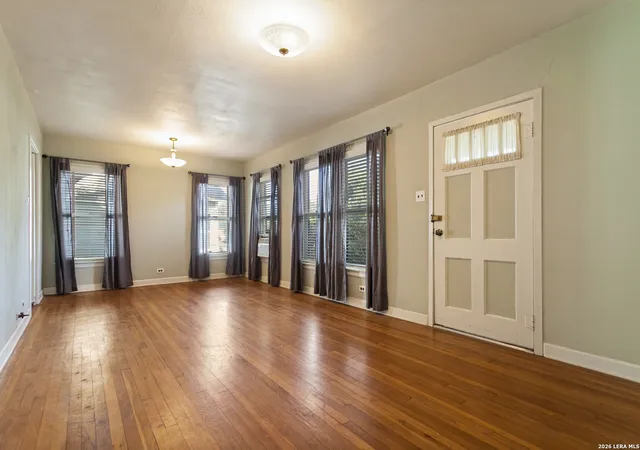 Photo 4 of Sale Pending at 306 Bailey Ave, San Antonio, TX 78210 | MLS# 2010134 | Listing updated on 2026-09-17