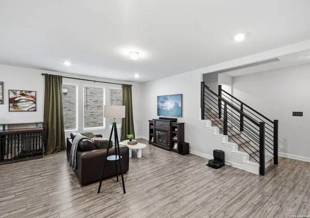 Photo 3 of Single family home for sale at 16203 Bronco Vw, San Antonio, TX 78247 | MLS# 2011156 | Listing updated on 2026-09-13