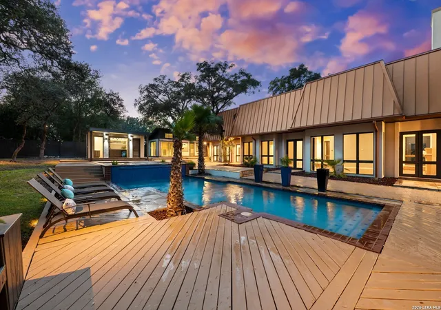Photo 3 of Mansion for sale at 6 Sleepy Cvs St, San Antonio, TX 78230 | MLS# 2012478 | Listing updated on 2026-09-27