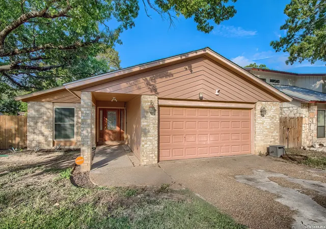 Photo 2 of Single family home for sale at 4334 Hollow Hl Dr, San Antonio, TX 78217 | MLS# 2012979 | Listing updated on 2026-09-23