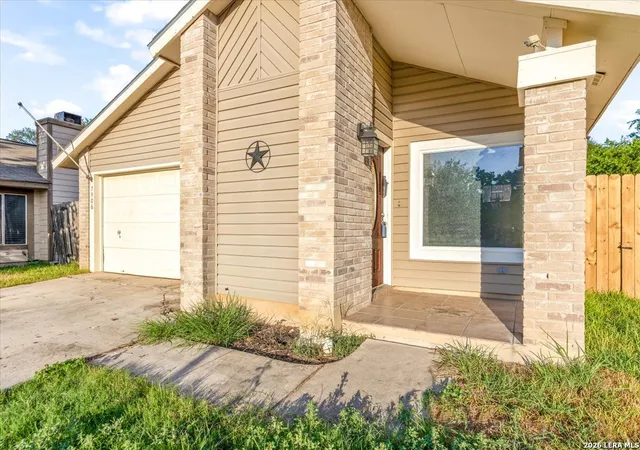 Photo 2 of Single family home for sale at 7906 Laurel Bnd, San Antonio, TX 78250 | MLS# 2013033 | Listing updated on 2026-09-15