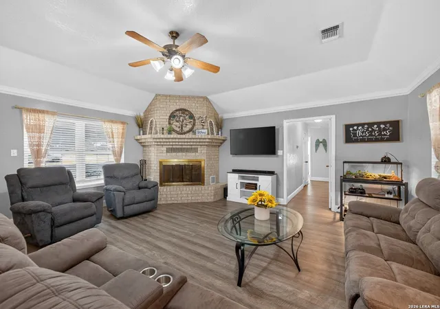 Photo 4 of Single family home for sale at 206 Deer Ridge Dr, La Vernia, TX 78121 | MLS# 2013065 | Listing updated on 2026-09-25