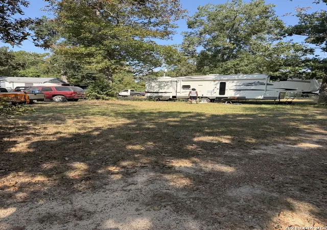 Photo 8 of Sale Pending at 11697 W Old Oak, Willis, TX 77378 | MLS# 2013092 | Listing updated on 2026-09-11