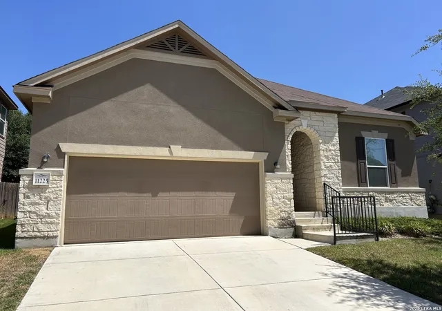 Photo 2 of Single family home for sale at 11225 Hl Top Bnd, Helotes, TX 78023 | MLS# 2013107 | Listing updated on 2026-09-12