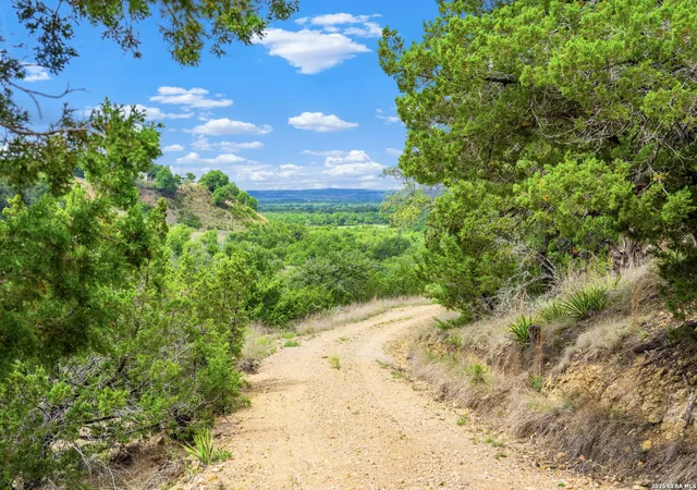Photo 3 of Single family home for sale at 7625 N State Hwy 16, Fredericksburg, TX 78624 | MLS# 2013110 | Listing updated on 2026-09-12