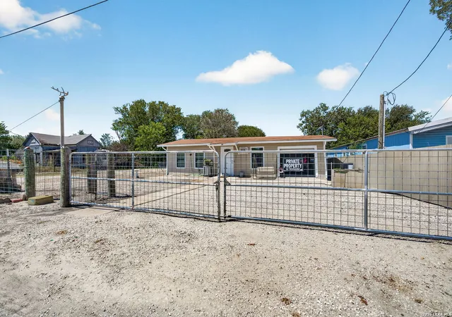 Photo 28 of Single family home for sale at 850 Fm 743, Kenedy, TX 78119 | MLS# 2013150 | Listing updated on 2026-09-08