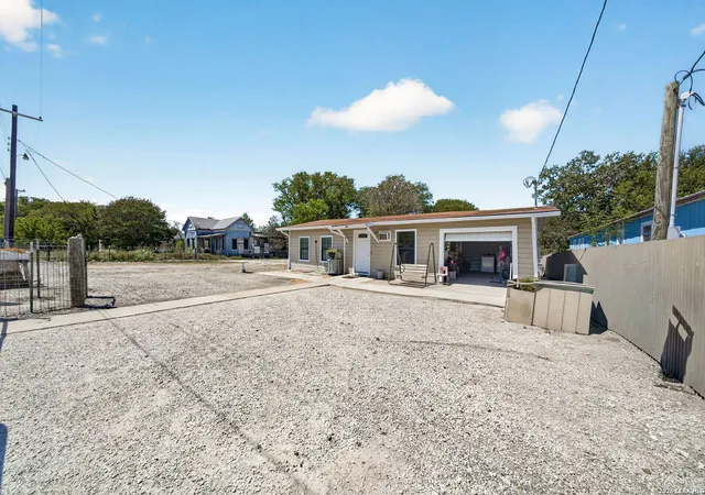 Photo 2 of Single family home for sale at 850 Fm 743, Kenedy, TX 78119 | MLS# 2013150 | Listing updated on 2026-09-08