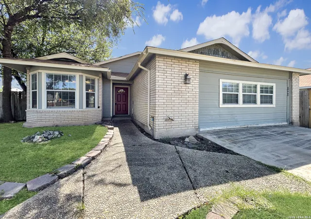 Photo 2 of Single family home for sale at 6042 Ridge Fld St, San Antonio, TX 78250 | MLS# 2013166 | Listing updated on 2026-09-12