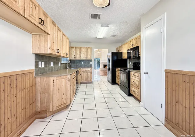 Photo 4 of Single family home for sale at 6042 Ridge Fld St, San Antonio, TX 78250 | MLS# 2013166 | Listing updated on 2026-09-12