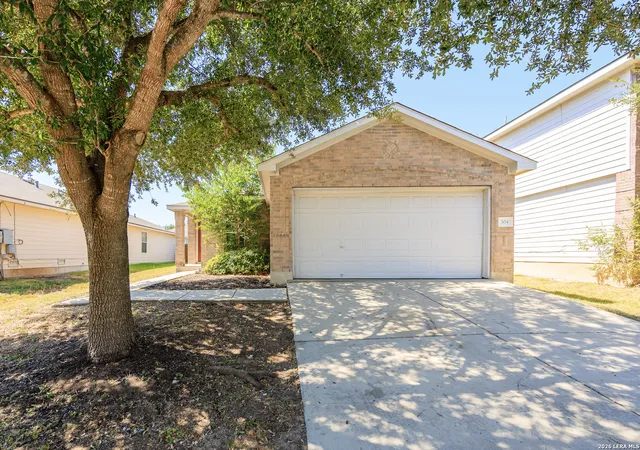 Photo 3 of Sale Pending at 304 Cattle Run, Cibolo, TX 78108 | MLS# 2013205 | Listing updated on 2026-09-04