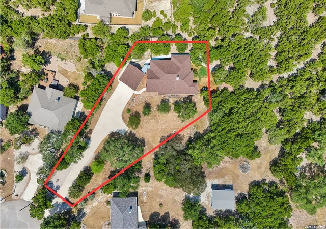 Photo 4 of Single family home for sale at 178 Whitell Bay, Canyon Lake, TX 78133 | MLS# 2013206 | Listing updated on 2026-09-12