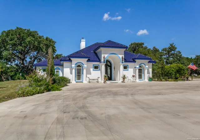 Single family home for sale at 497 N Thunder Crk Rd, Utopia, TX 78884 | MLS# 2013229