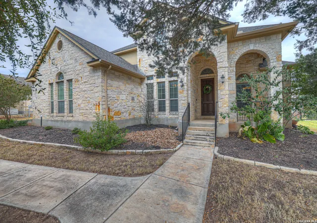 Photo 3 of Sale Pending at 263 Hamburg Ave, New Braunfels, TX 78132 | MLS# 2013236 | Listing updated on 2026-09-09