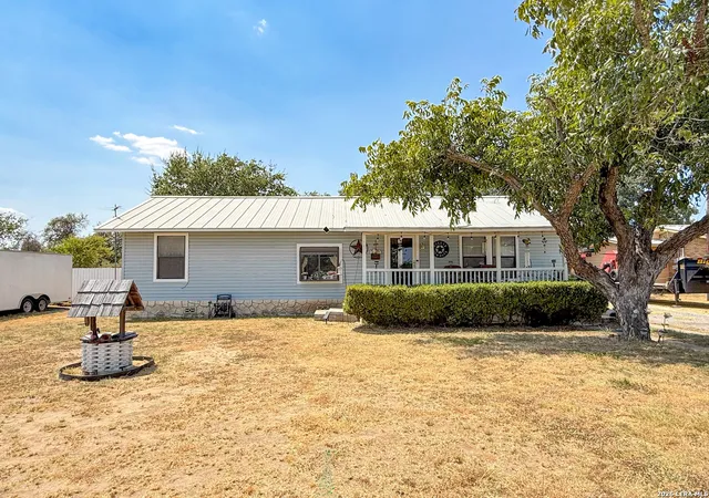 Photo 1 of Single family home for sale at 110 Renfro Dr, Devine, TX 78016 | MLS# 2013248 | Listing updated on 2026-09-15