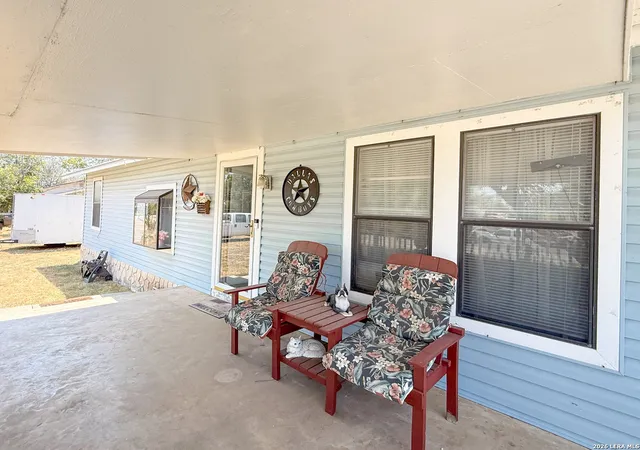 Photo 3 of Single family home for sale at 110 Renfro Dr, Devine, TX 78016 | MLS# 2013248 | Listing updated on 2026-09-15