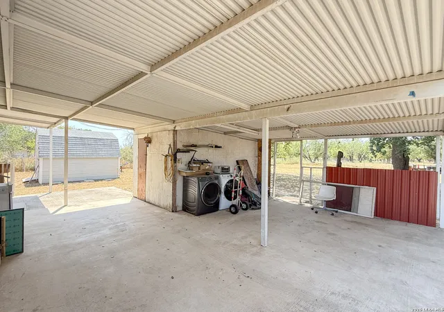 Photo 4 of Single family home for sale at 110 Renfro Dr, Devine, TX 78016 | MLS# 2013248 | Listing updated on 2026-09-15