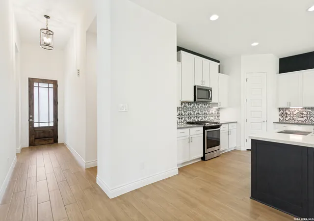 Photo 3 of Sale Pending at 1172 Cadogan Squire, San Antonio, TX 78260 | MLS# 2013250 | Listing updated on 2026-09-16