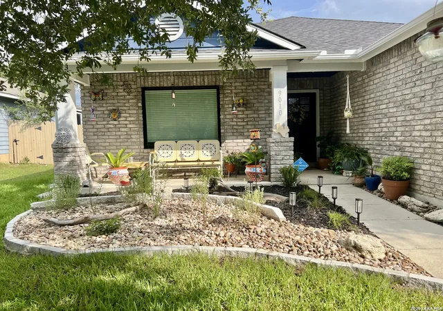 Photo 2 of Single family home for sale at 9010 Veranda Ct, San Antonio, TX 78250 | MLS# 2013280 | Listing updated on 2026-09-19