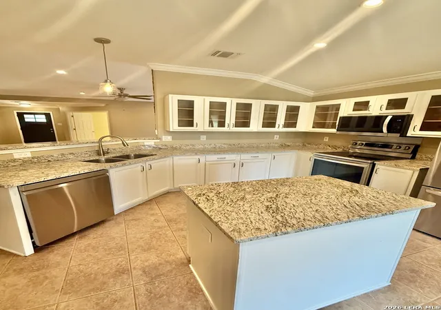 Photo 4 of Single family home for sale at 9010 Veranda Ct, San Antonio, TX 78250 | MLS# 2013280 | Listing updated on 2026-09-19