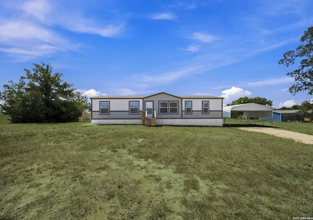Photo 3 of Single family home for sale at 872 Main Loop Rd, Waelder, TX 78959 | MLS# 2013286 | Listing updated on 2026-09-12