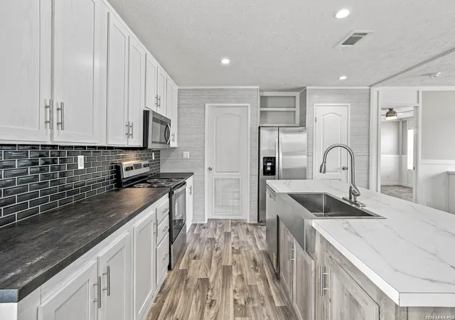 Photo 4 of Single family home for sale at 872 Main Loop Rd, Waelder, TX 78959 | MLS# 2013286 | Listing updated on 2026-09-12