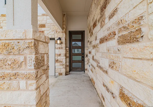 Photo 3 of Single family home for sale at 109 Willow Oak Trl, Floresville, TX 78114 | MLS# 2013297 | Listing updated on 2026-09-12