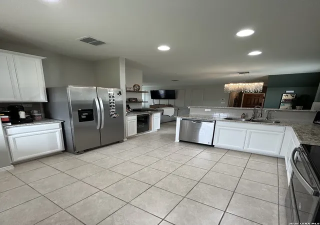 Photo 3 of Single family home for sale at 414 Dappled Willow, New Braunfels, TX 78130 | MLS# 2013305 | Listing updated on 2026-09-12