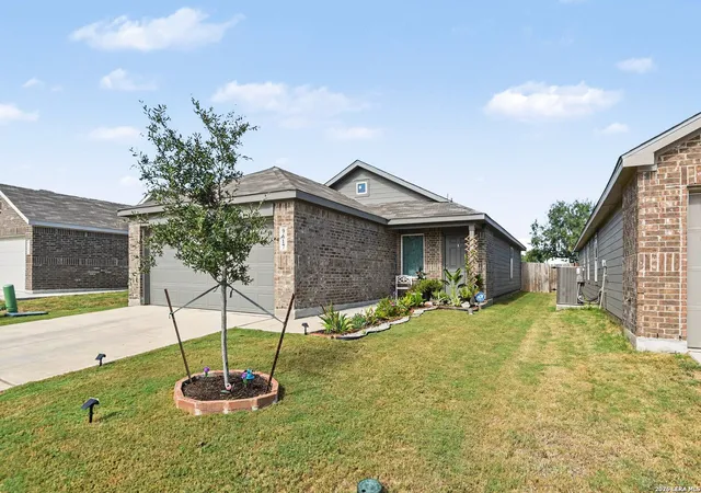 Photo 2 of Single family home for sale at 9617 Garnet Grv, San Antonio, TX 78223 | MLS# 2013332 | Listing updated on 2026-09-12