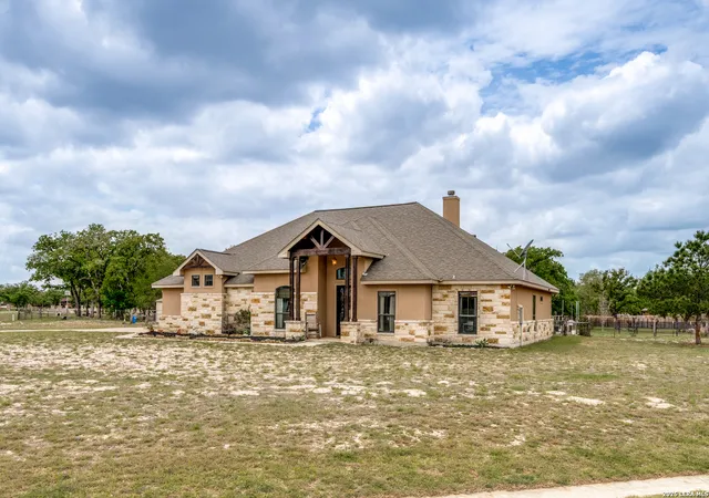Photo 3 of Single family home for sale at 112 S Abrego Xing, Floresville, TX 78114 | MLS# 2013333 | Listing updated on 2026-09-12