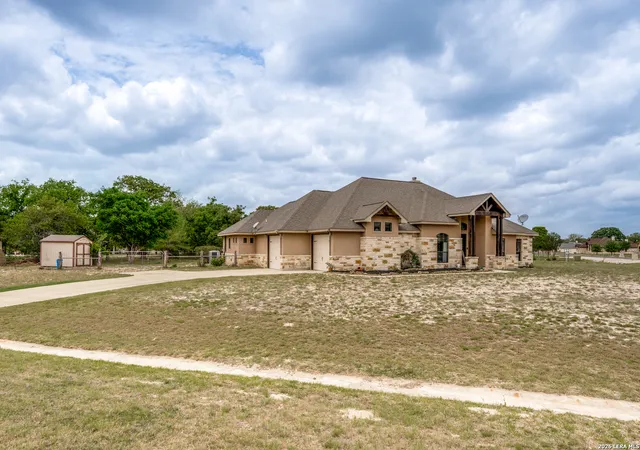 Photo 3 of Single family home for sale at 112 S Abrego Xing, Floresville, TX 78114 | MLS# 2013333 | Listing updated on 2026-09-12