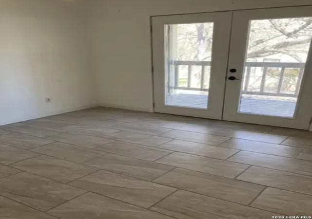 Listing Photo 2 - Condo for sale in building located at 195 Gallagher Dr, Canyon Lake, TX 78133 - Unit #18