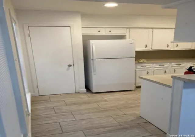 Listing Photo 5 - Condo for sale in building located at 195 Gallagher Dr, Canyon Lake, TX 78133 - Unit #18