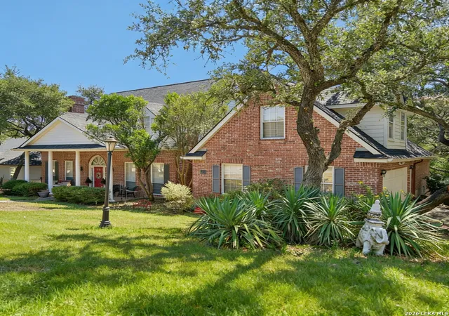 Photo 3 of Single family home for sale at 8238 Plum Valley Dr, San Antonio, TX 78255 | MLS# 2013434 | Listing updated on 2026-09-15