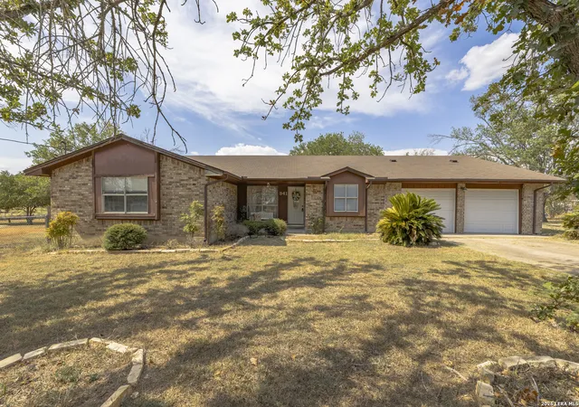 Photo 2 of Single family home for sale at 341 Oriente Dr, Pleasanton, TX 78064 | MLS# 2013450 | Listing updated on 2026-09-13