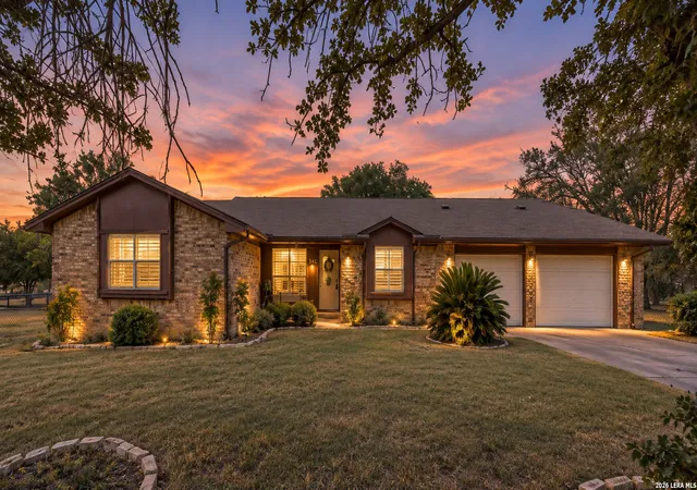 Photo 1 of Single family home for sale at 341 Oriente Dr, Pleasanton, TX 78064 | MLS# 2013450 | Listing updated on 2026-09-13