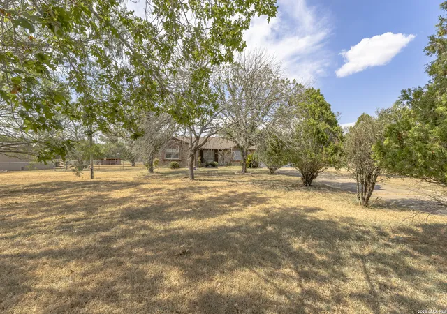 Photo 3 of Single family home for sale at 341 Oriente Dr, Pleasanton, TX 78064 | MLS# 2013450 | Listing updated on 2026-09-13