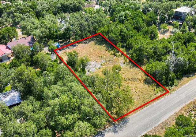 Photo 2 of Land for sale at 1007 Deer Run Pass, Canyon Lake, TX 78133 | MLS# 2013453 | Listing updated on 2026-09-13