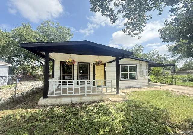 Photo 2 of Single family home for sale at 219 Mohawk St, San Antonio, TX 78211 | MLS# 2013462 | Listing updated on 2026-09-13