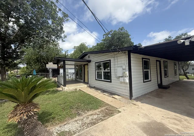 Photo 3 of Single family home for sale at 219 Mohawk St, San Antonio, TX 78211 | MLS# 2013462 | Listing updated on 2026-09-13