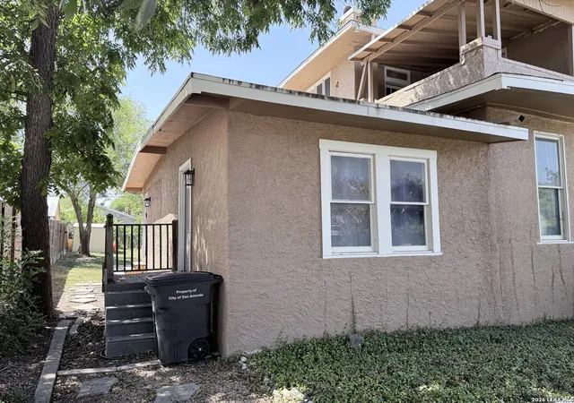 Photo 3 of Multi family home for sale at 1030 W Huisache Ave, San Antonio, TX 78201 | MLS# 2013474 | Listing updated on 2026-09-13