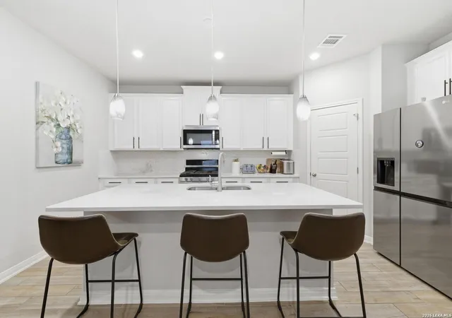 Photo 3 of Single family home for sale at 25807 Posey, Boerne, TX 78006 | MLS# 2013493 | Listing updated on 2026-09-13