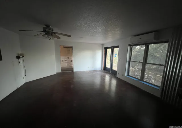 Photo 4 of Sale Pending at 203 Winchester Dr, Bergheim, TX 78004 | MLS# 2013602 | Listing updated on 2026-09-21