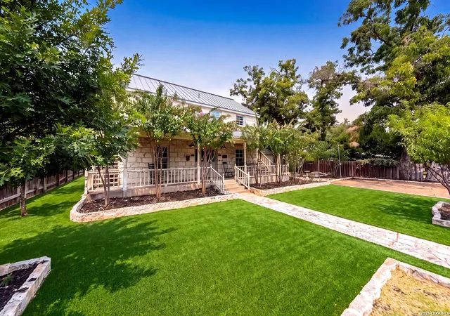 Photo 3 of Single family home for sale at 204 N Acorn St, Fredericksburg, TX 78624 | MLS# 2013613 | Listing updated on 2026-09-13