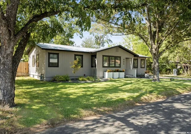 Photo 2 of Single family home for sale at 904 N Orange St, Fredericksburg, TX 78624 | MLS# 2013629 | Listing updated on 2026-09-13