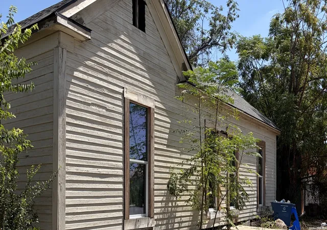 Single family home for sale at 1002 Nolan St, San Antonio, TX 78202 | MLS# 2013636